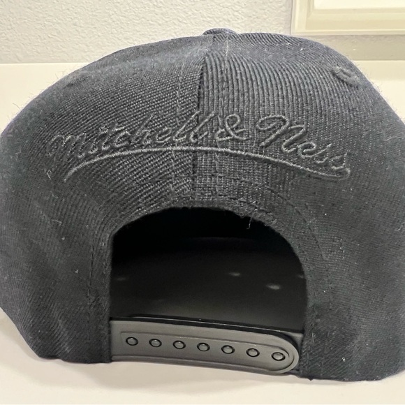 Mitchell& Ness Snap Back Hat (Los Angeles Fútbol Club) OSFA - Picture 5 of 6